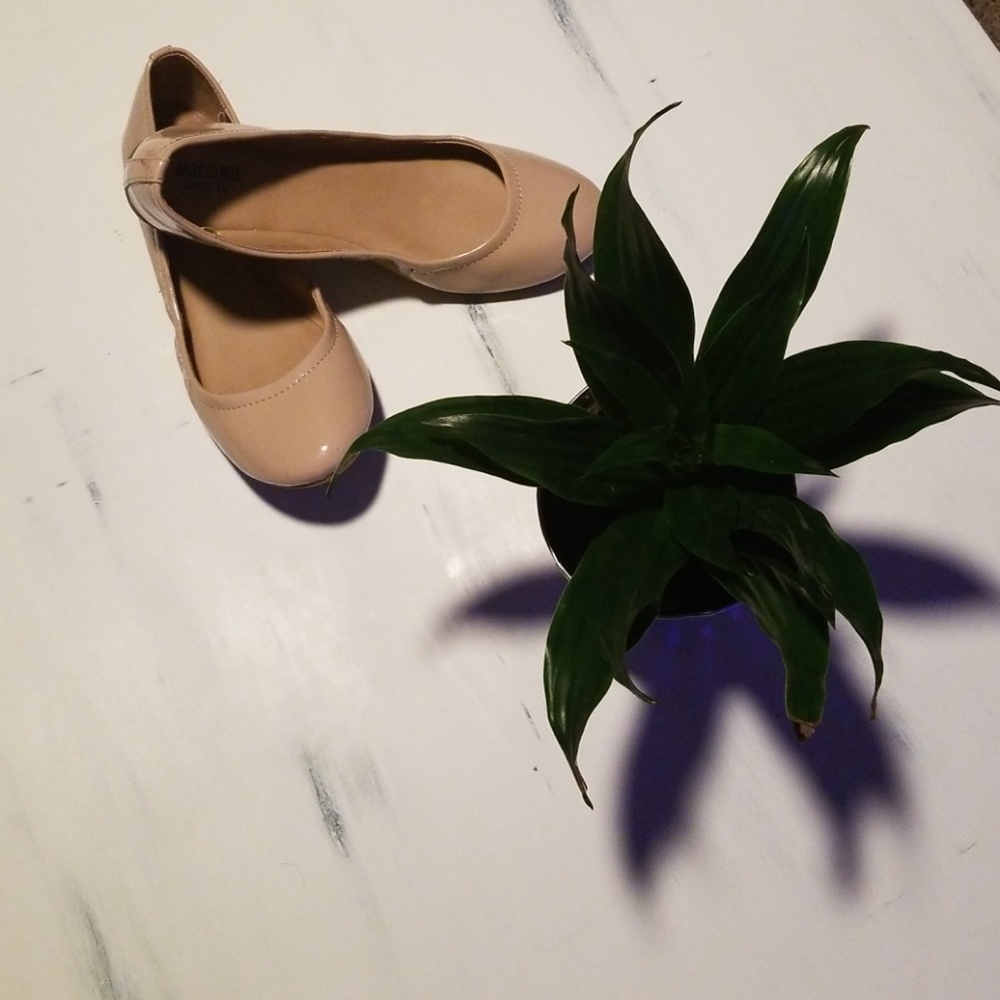 nude flats